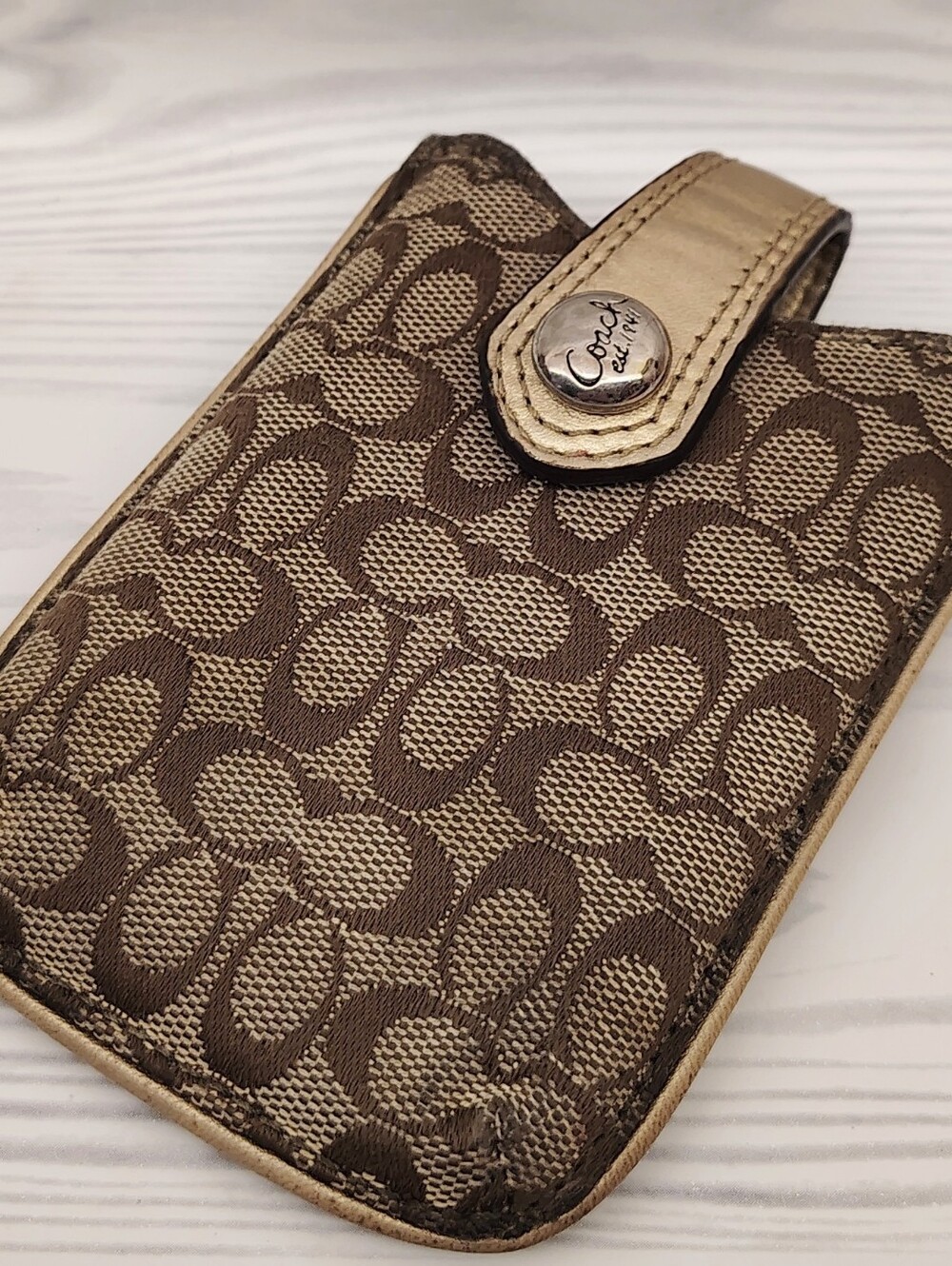 Coach Brown Signature Canvas Card Holder w/ Gold Trim - Picture 2 of 13
